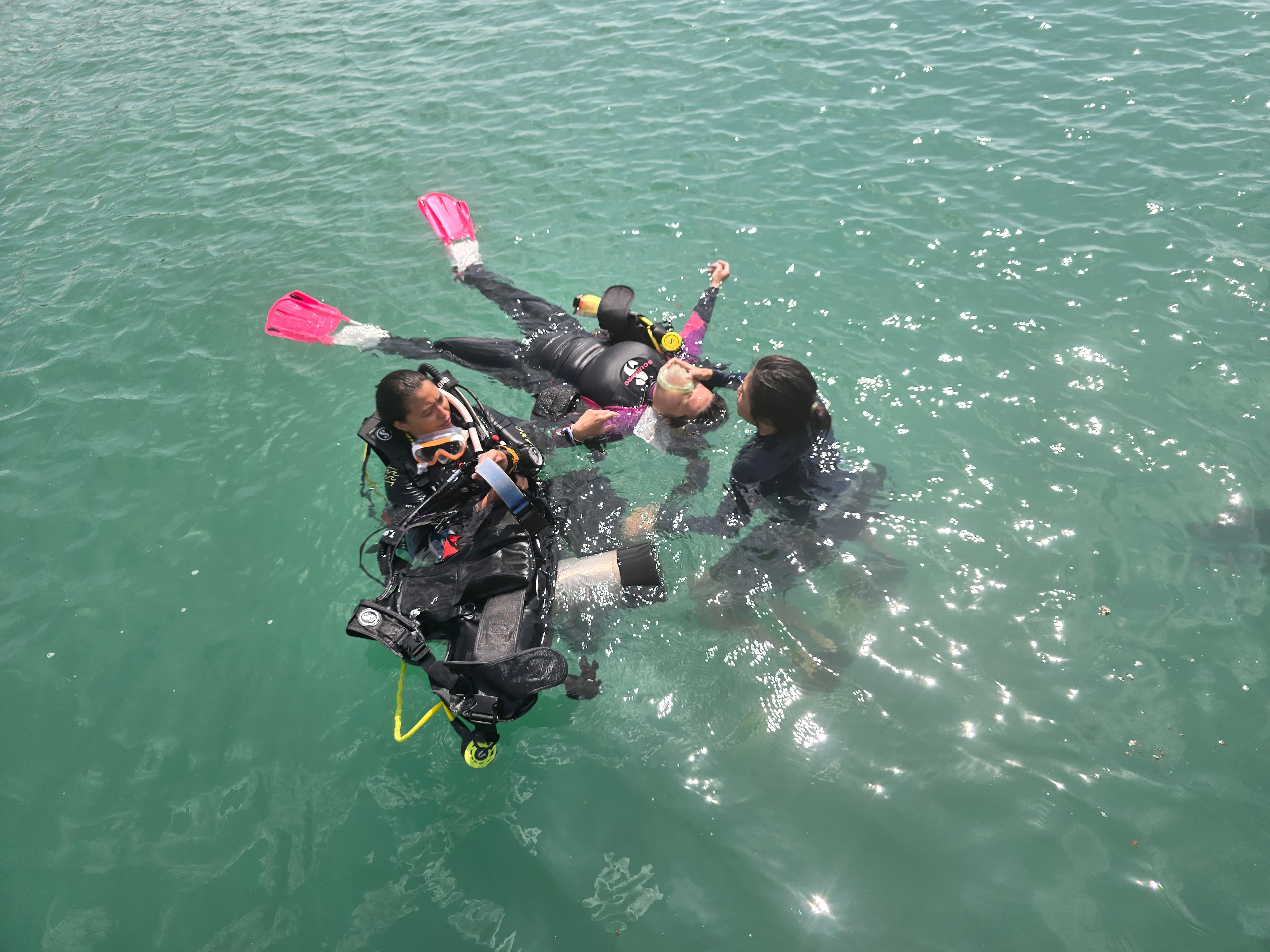 IDC candidates practising rescue skills in open water